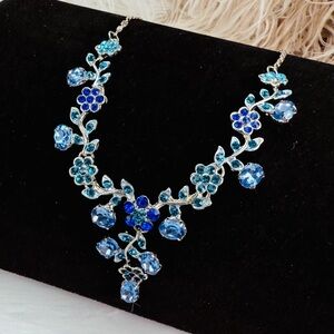 Vintage Silvertone Blue Bling Floral Statement Necklace
